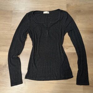 Slim Ribbed Scoop-Neck Henley Long Sleeve Top - Black